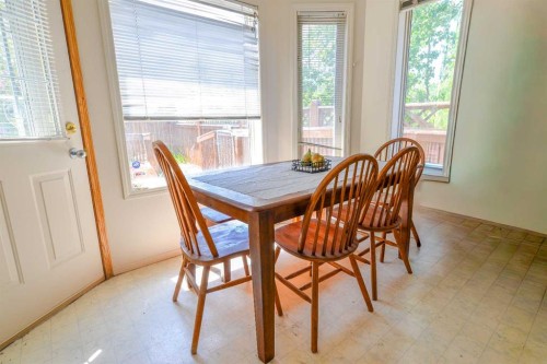 152 Valley Meadow Close Nw, Calgary, AB - Indoor Photo Showing Dining Room