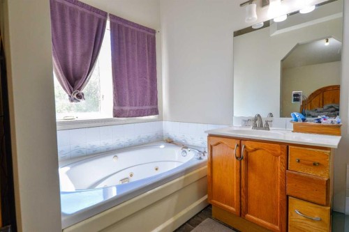 152 Valley Meadow Close Nw, Calgary, AB - Indoor Photo Showing Bathroom