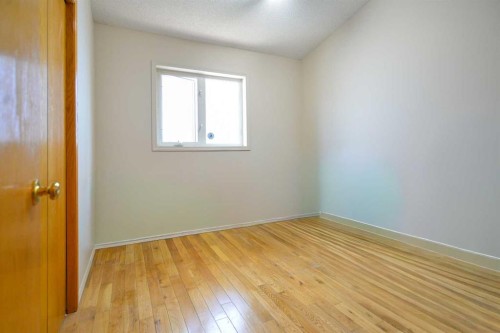 152 Valley Meadow Close Nw, Calgary, AB - Indoor Photo Showing Other Room