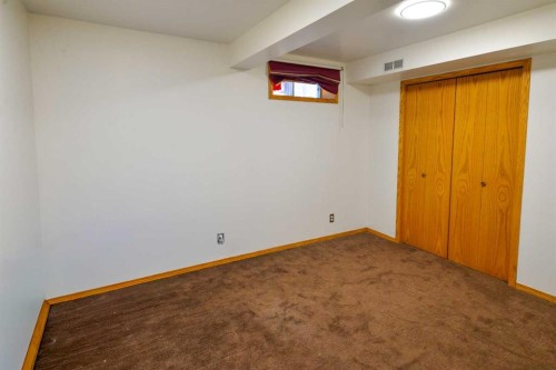 152 Valley Meadow Close Nw, Calgary, AB - Indoor Photo Showing Other Room