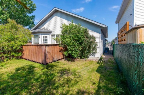 152 Valley Meadow Close Nw, Calgary, AB - Outdoor