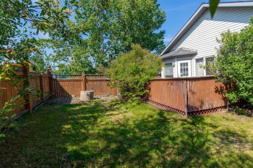 152 Valley Meadow Close Nw, Calgary, AB - Outdoor