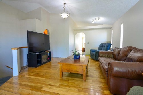 152 Valley Meadow Close Nw, Calgary, AB - Indoor Photo Showing Living Room