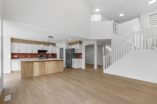 213 Tuscany  Ravine Close Nw, Calgary, AB - Indoor Photo Showing Kitchen