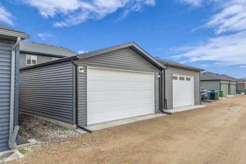 315 Wolf Creek Way Se, Calgary, AB - Outdoor With Exterior