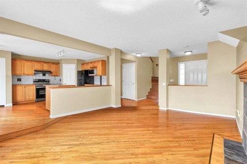 11137 Hidden Valley Drive Nw, Calgary, AB - Indoor Photo Showing Kitchen