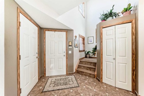51 Everstone Boulevard Sw, Calgary, AB - Indoor Photo Showing Other Room