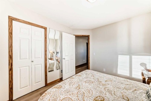 51 Everstone Boulevard Sw, Calgary, AB - Indoor Photo Showing Bedroom