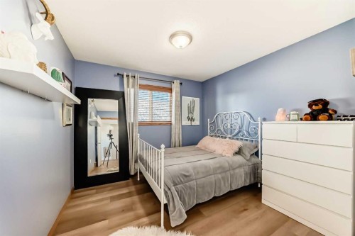 51 Everstone Boulevard Sw, Calgary, AB - Indoor Photo Showing Bedroom
