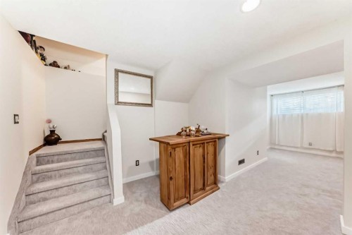 51 Everstone Boulevard Sw, Calgary, AB - Indoor Photo Showing Other Room