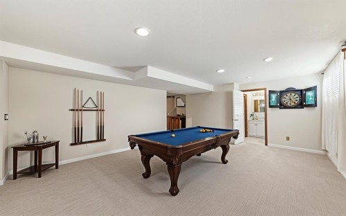 51 Everstone Boulevard Sw, Calgary, AB - Indoor Photo Showing Other Room