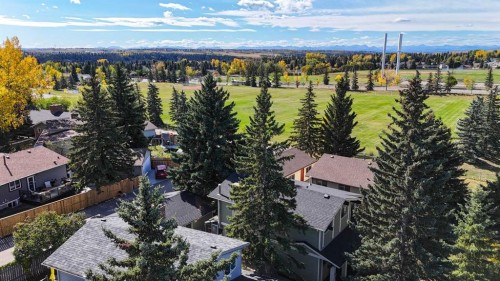 112 Woodvale Road Sw, Calgary, AB - Outdoor With View