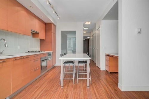 538-222 Riverfront Avenue Sw, Calgary, AB - Indoor Photo Showing Kitchen