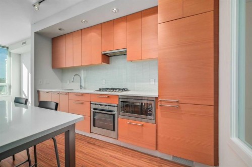 538-222 Riverfront Avenue Sw, Calgary, AB - Indoor Photo Showing Kitchen