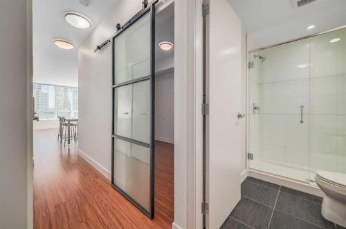 538-222 Riverfront Avenue Sw, Calgary, AB - Indoor Photo Showing Bathroom