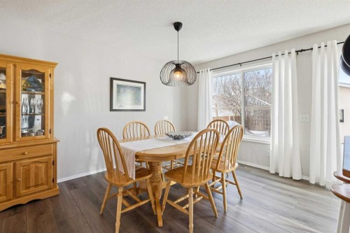 31 Prestwick Grove Se, Calgary, AB - Indoor Photo Showing Dining Room