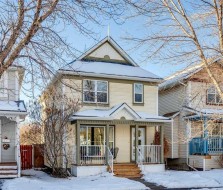 31 Prestwick Grove SE Calgary, AB T2Z 3L6