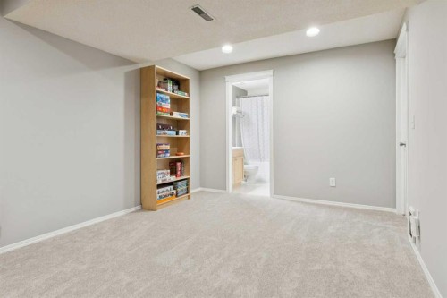 31 Prestwick Grove Se, Calgary, AB - Indoor