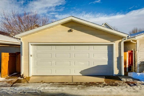 31 Prestwick Grove Se, Calgary, AB - Outdoor