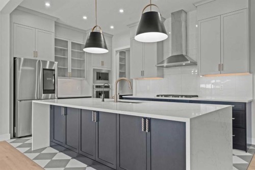 137 Waters Edge Drive, Heritage Pointe, AB - Indoor Photo Showing Kitchen With Upgraded Kitchen