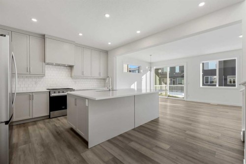 40 Corner Glen Green Ne, Calgary, AB - Indoor Photo Showing Kitchen With Upgraded Kitchen