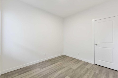40 Corner Glen Green Ne, Calgary, AB - Indoor Photo Showing Other Room