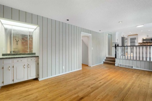 1447 Acadia Drive Se, Calgary, AB - Indoor