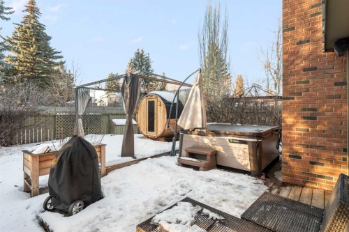 1447 Acadia Drive Se, Calgary, AB - Outdoor