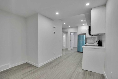 239 Savoy Landing Se, Calgary, AB - Indoor