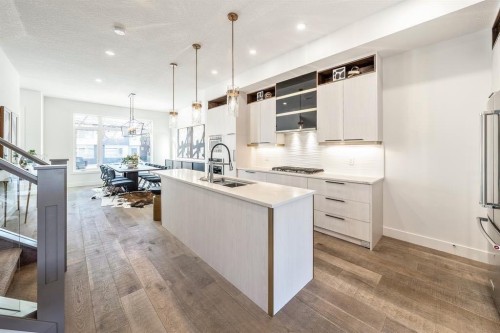 3316 41 Street Sw, Calgary, AB - Indoor Photo Showing Kitchen With Double Sink With Upgraded Kitchen