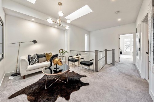 3316 41 Street Sw, Calgary, AB - Indoor Photo Showing Other Room