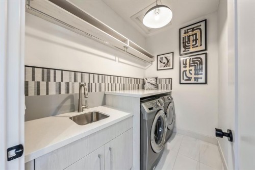 3316 41 Street Sw, Calgary, AB - Indoor Photo Showing Laundry Room