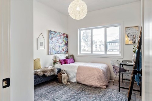 3316 41 Street Sw, Calgary, AB - Indoor Photo Showing Bedroom