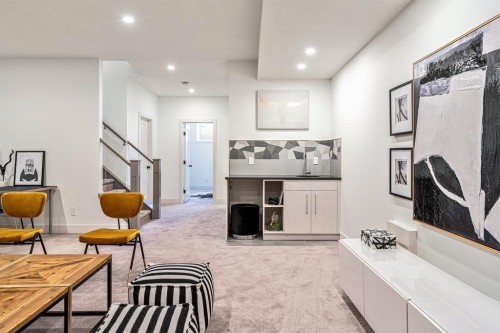 3316 41 Street Sw, Calgary, AB - Indoor