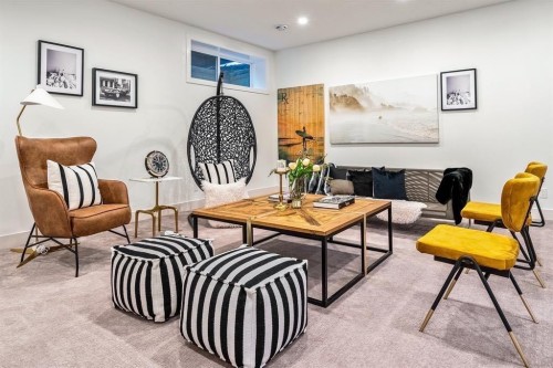 3316 41 Street Sw, Calgary, AB - Indoor Photo Showing Living Room