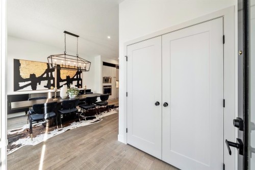 3316 41 Street Sw, Calgary, AB - Indoor Photo Showing Other Room