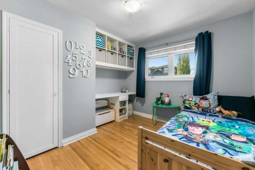 1131 15 Avenue Ne, Calgary, AB - Indoor Photo Showing Bedroom