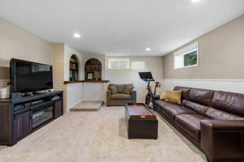 1131 15 Avenue Ne, Calgary, AB - Indoor