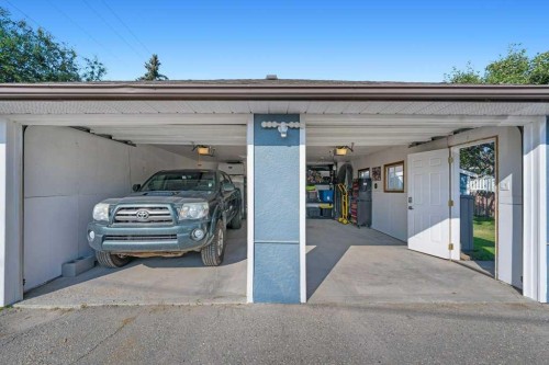 1131 15 Avenue Ne, Calgary, AB - Outdoor