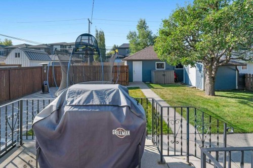 1131 15 Avenue Ne, Calgary, AB - Outdoor