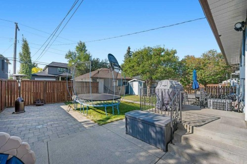 1131 15 Avenue Ne, Calgary, AB - Outdoor With Exterior