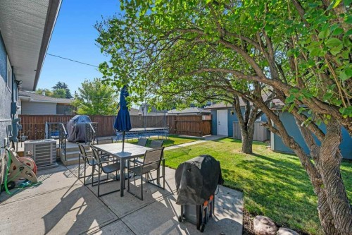 1131 15 Avenue Ne, Calgary, AB - Outdoor