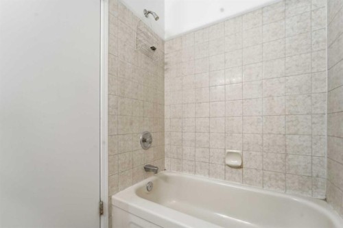 61 Martinview Crescent Ne, Calgary, AB - Indoor Photo Showing Bathroom