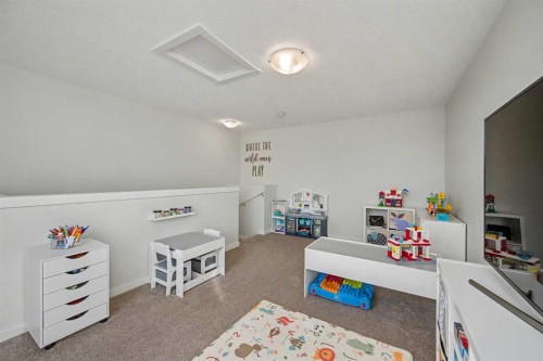 352 Cranbrook Square Se, Calgary, AB - Indoor