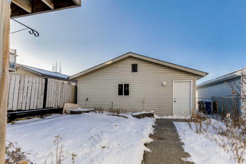 91 Covington Close Ne, Calgary, AB - Outdoor With Exterior