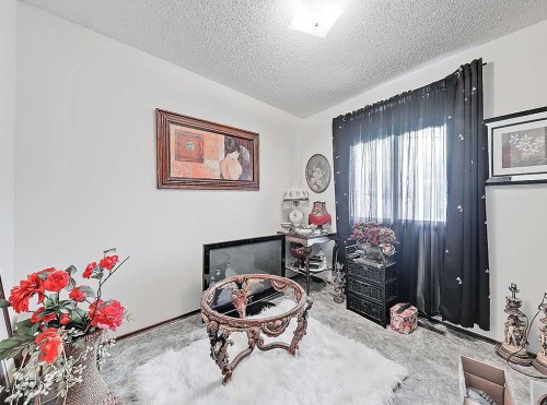 32 Sheppard Road Sw, High River, AB - Indoor