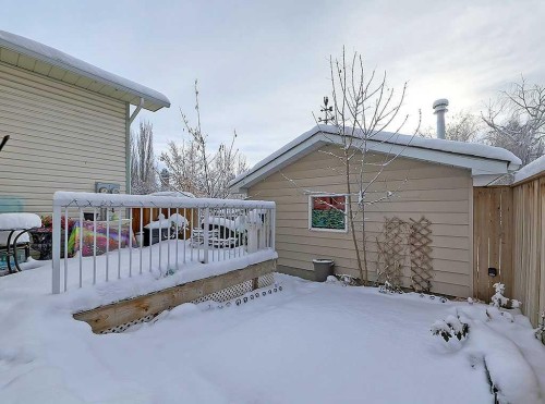 32 Sheppard Road Sw, High River, AB - Outdoor With Deck Patio Veranda With Exterior