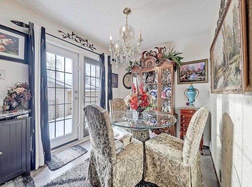 32 Sheppard Road Sw, High River, AB - Indoor Photo Showing Dining Room