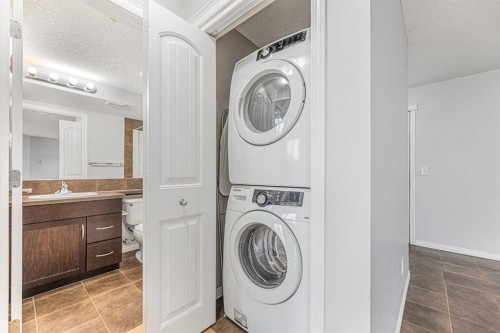 4313-31 Country Village Manor Ne, Calgary, AB - Indoor Photo Showing Laundry Room