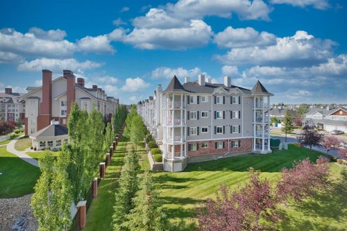 4313-31 Country Village Manor Ne, Calgary, AB - Outdoor